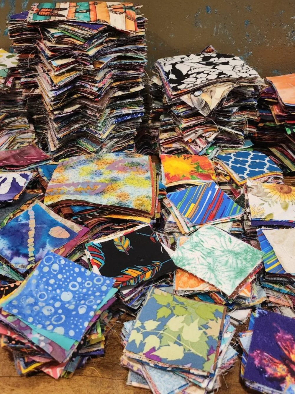 600+ pcs Fabric Squares-Mixed & Duplicates Batik and Cotton Sizes